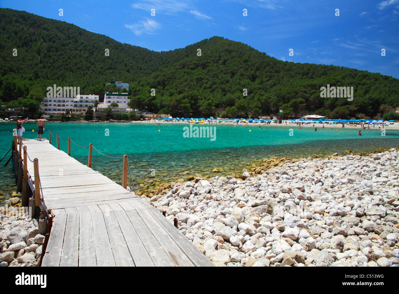 Vue de la plage de Cala Llonga, Ibiza, Espagne Banque D'Images
