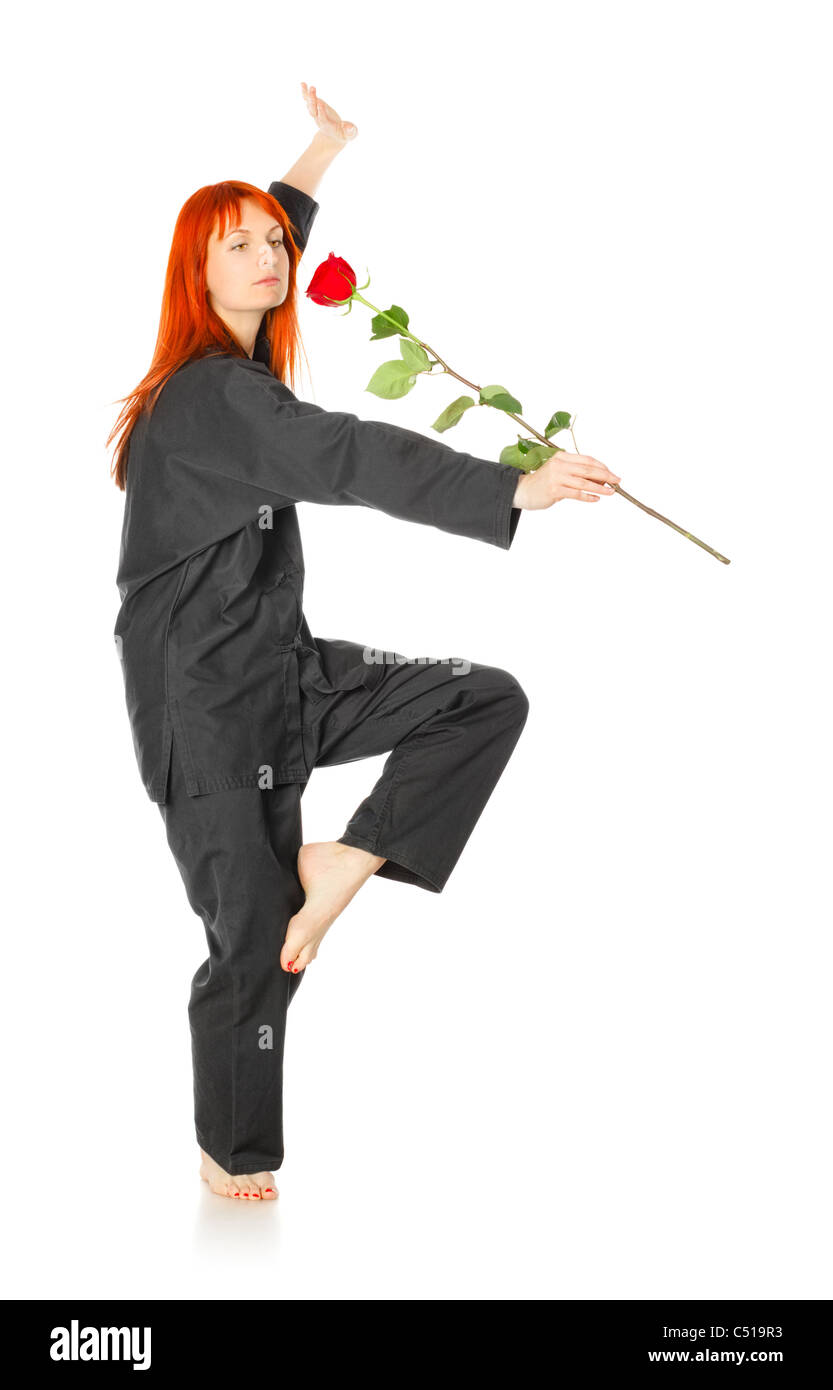 Fille en kimono noir à la rose, isolated on white Banque D'Images