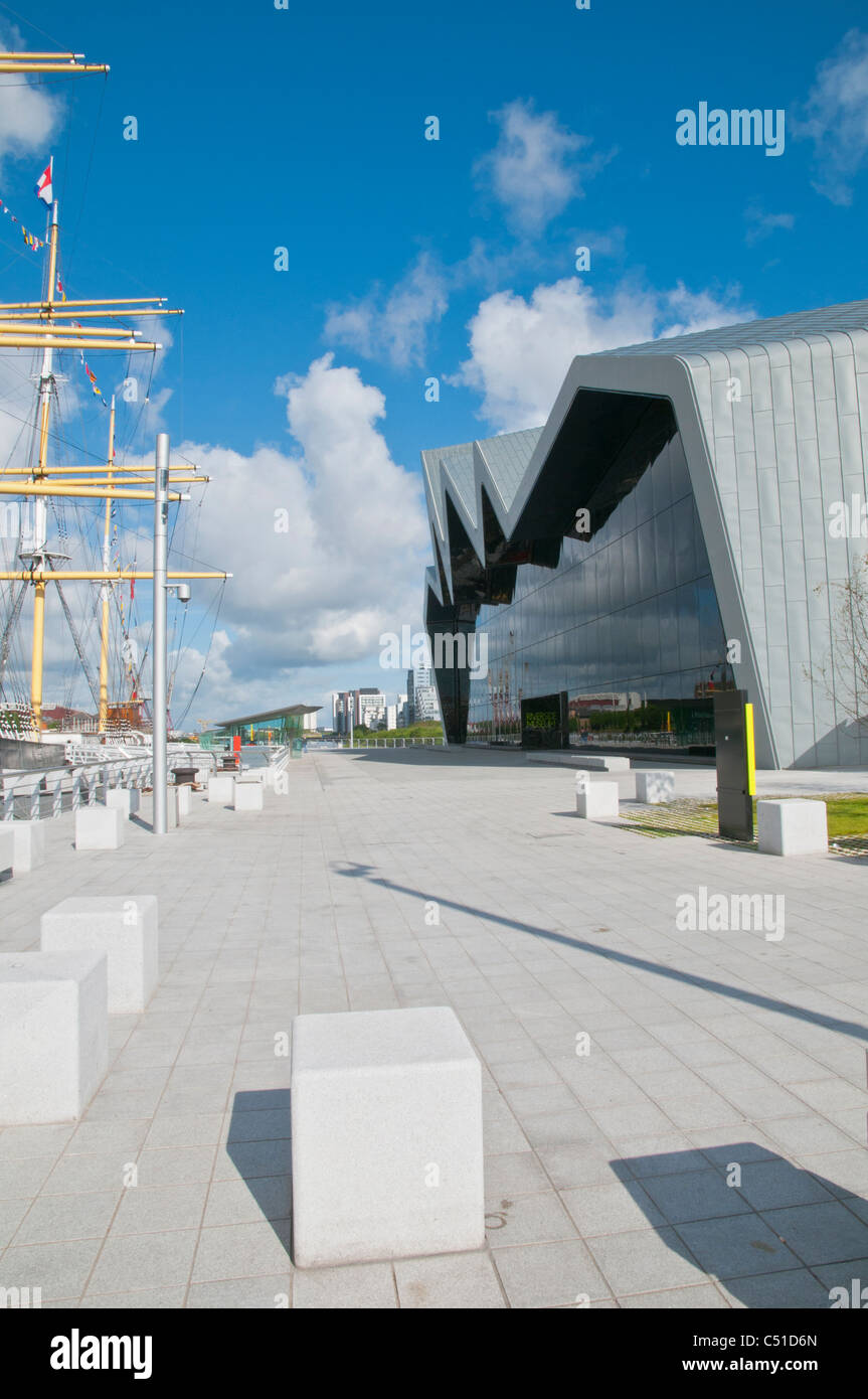 SV Glenlee accosté à côté de Riverside Museum Musée du Transport et voyage Yorkhill Quay de Govan Glasgow Ecosse Banque D'Images