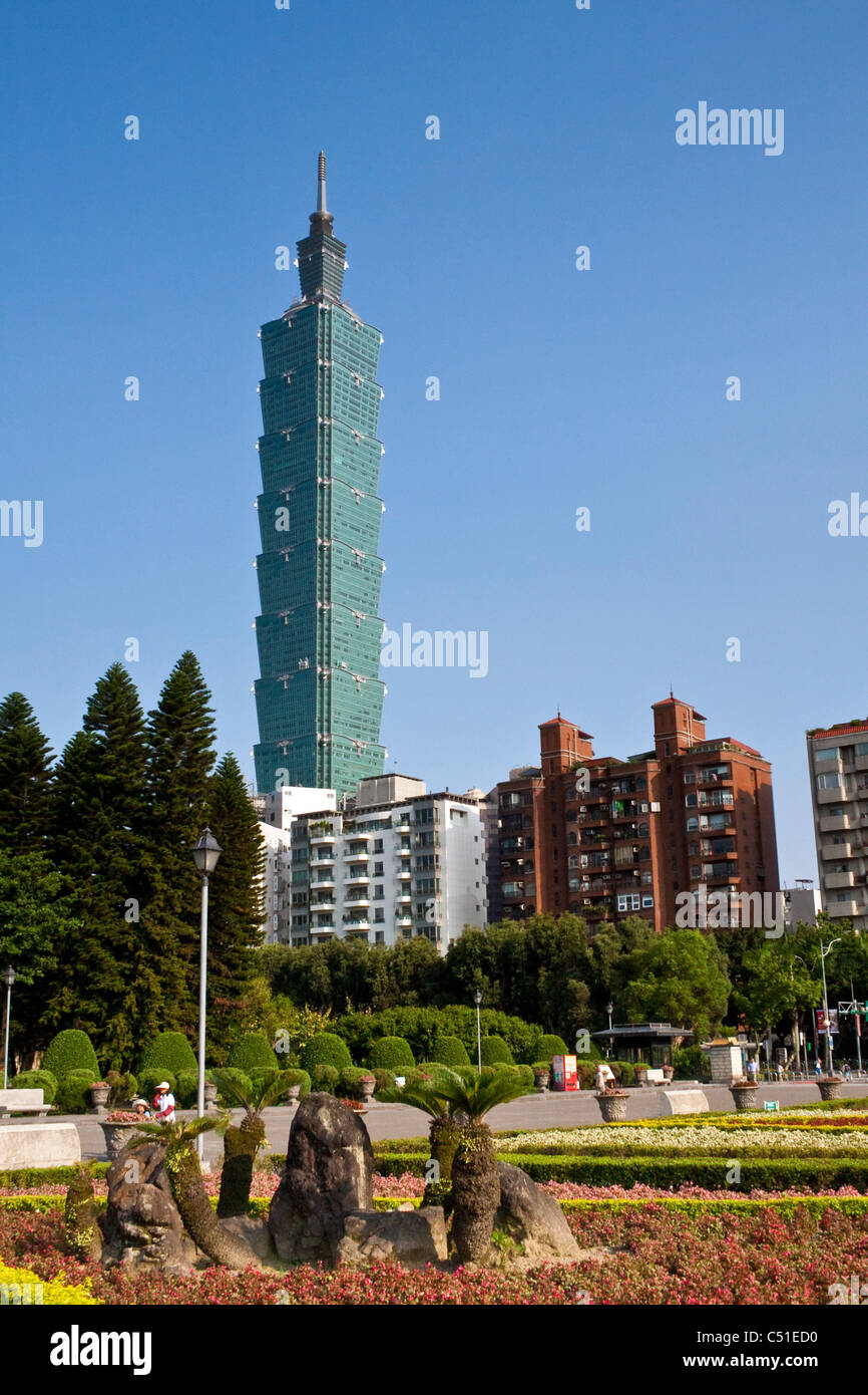 Taipei 101 du jardin de Sun Yat-Sen Memorial Hall, Taipei, Taiwan Banque D'Images