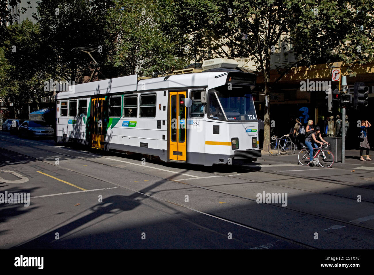 Le tramway électrique sur St Victoria Parade, Melbourne, Victoria Banque D'Images