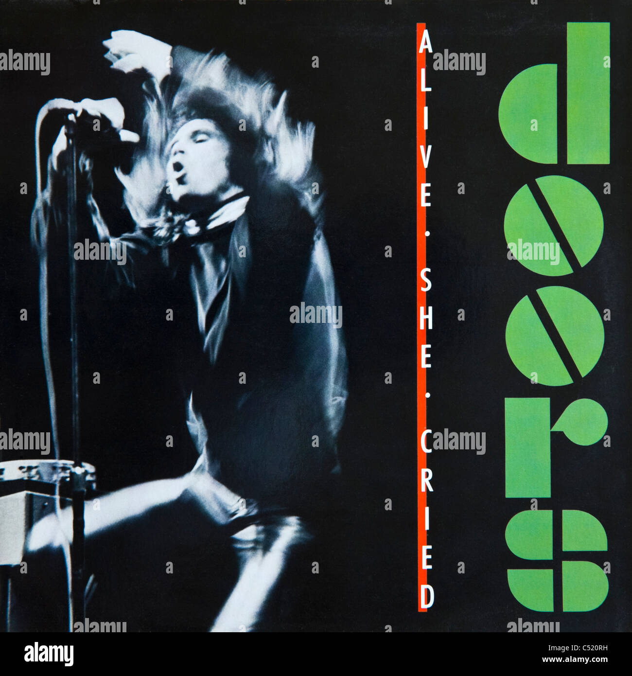 Couverture de l'album vinyle en vie elle a pleuré par les portes publié 1983 sur Elektra Records Banque D'Images