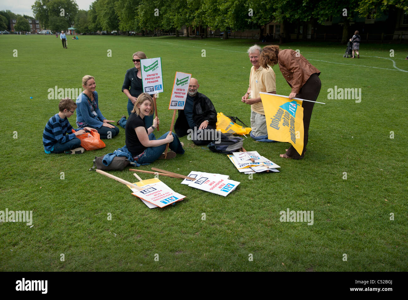Cambridge, Angleterre. 30 juin 2011. Grève du secteur public et journée de protestation contre les coupes dans les retraites proposées Parkers,piece,Cambridge. Banque D'Images