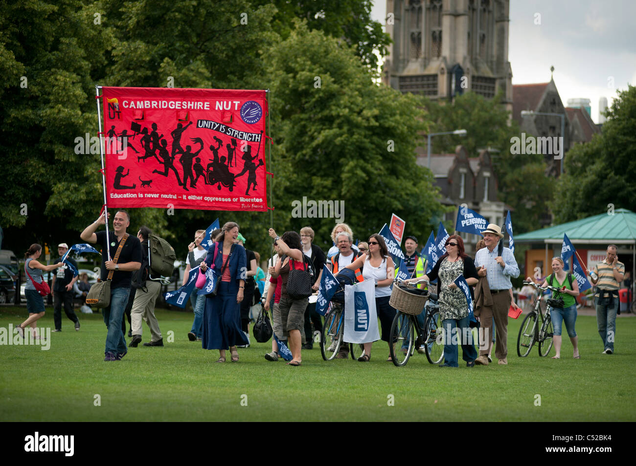 Cambridge, Angleterre. 30 juin 2011. Grève du secteur public et journée de protestation contre les coupes dans les retraites proposées Parkers,piece,Cambridge. Banque D'Images