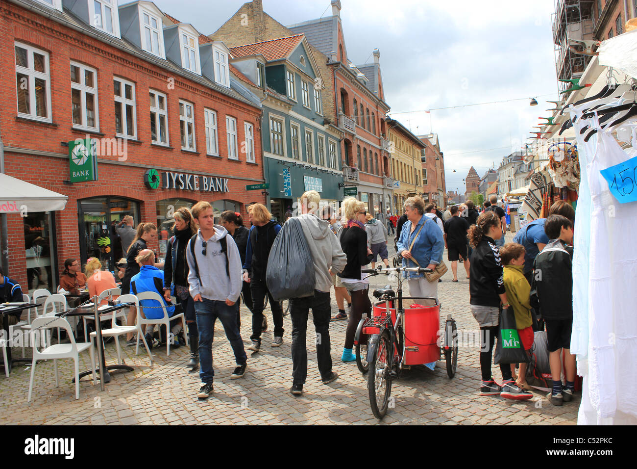 Le centre-ville de Roskilde lors du célèbre festival rock au Danemark Banque D'Images
