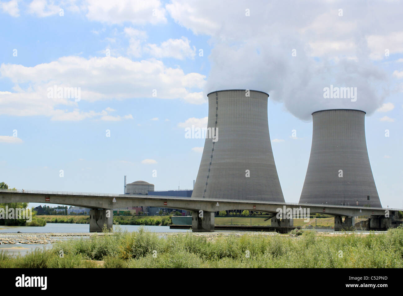 Centrale nucléaire en exploitation pour la production d'énergie électrique Banque D'Images