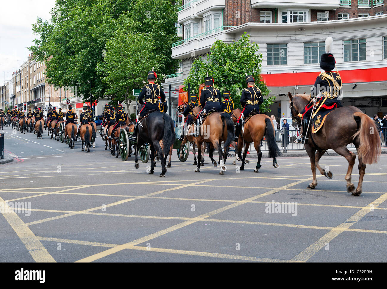 Rois troupe du Royal Horse Artillery de retourner dans leurs casernes à Londres Banque D'Images