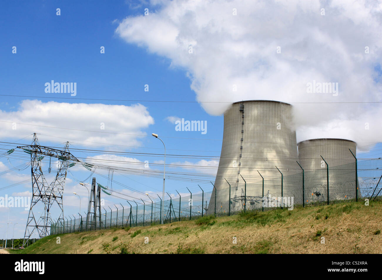 Centrale nucléaire en exploitation pour la production d'énergie électrique Banque D'Images