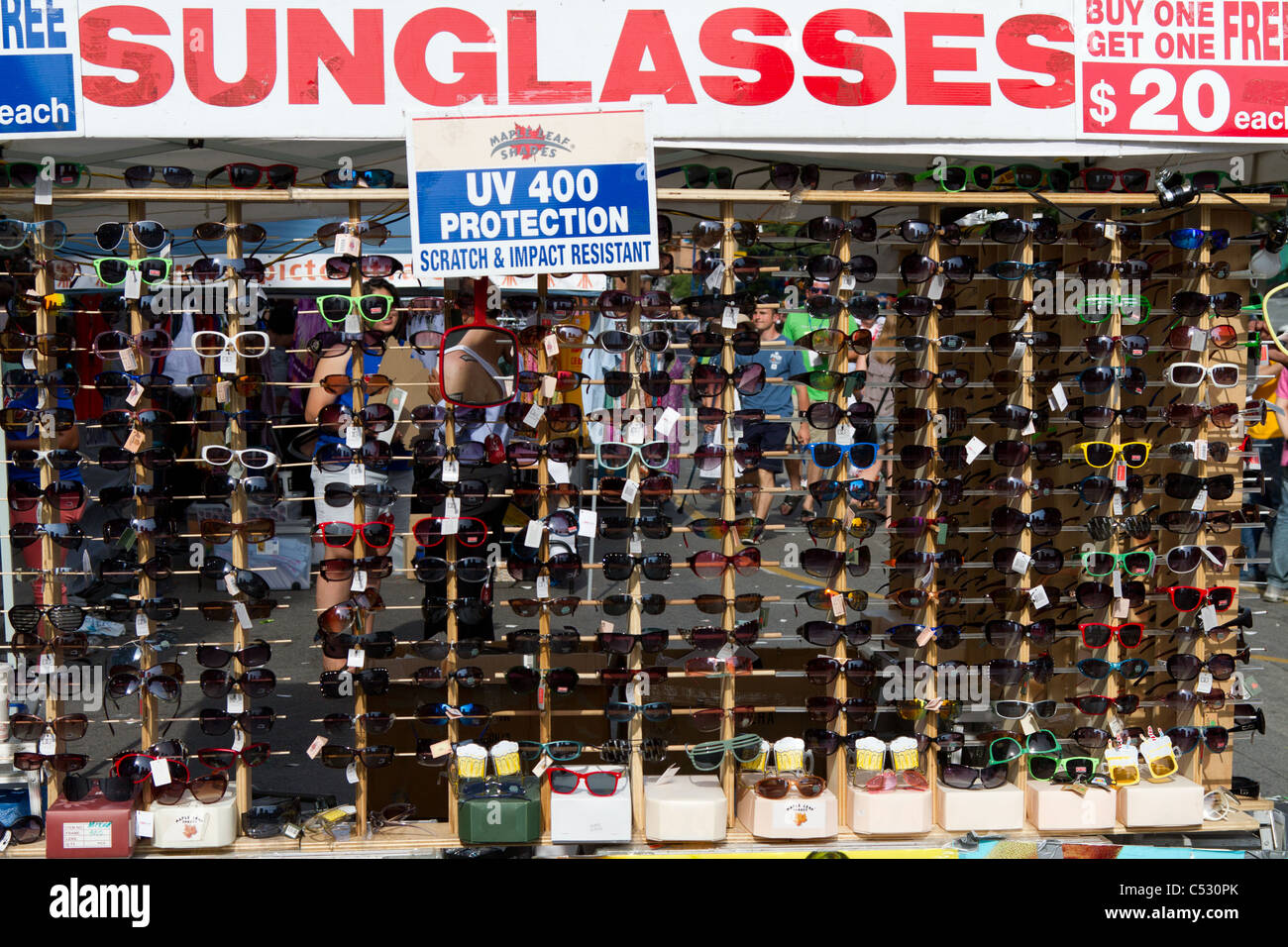 Vente de lunettes de soleil Banque D'Images