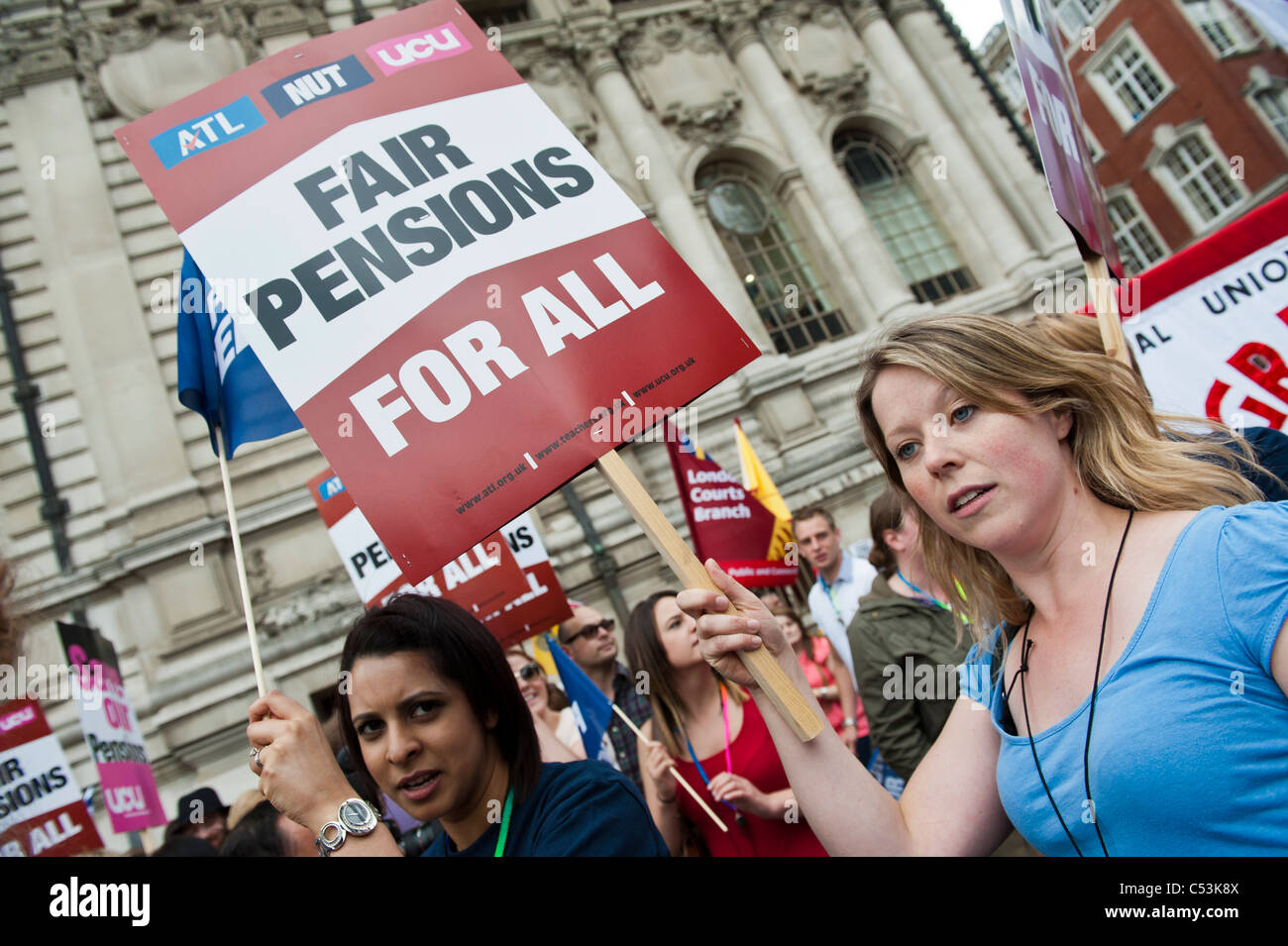 Une marche organisée par le PCS union est rejoint par de nombreux autres. Elle marque une journée de grèves dans le secteur public plus de modifications au régime de pension Banque D'Images