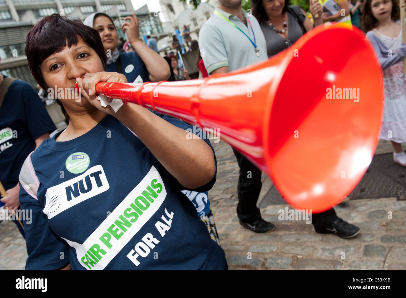 Une marche organisée par le PCS union est rejoint par de nombreux autres. Elle marque une journée de grèves dans le secteur public plus de modifications au régime de pension Banque D'Images