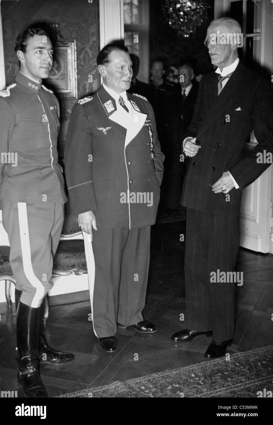 HERMAN GOERING (centre) à Berlin en 1939, avec à gauche le prince Gustave Adolphe de Suède et le Roi Gustav V de Suède Banque D'Images