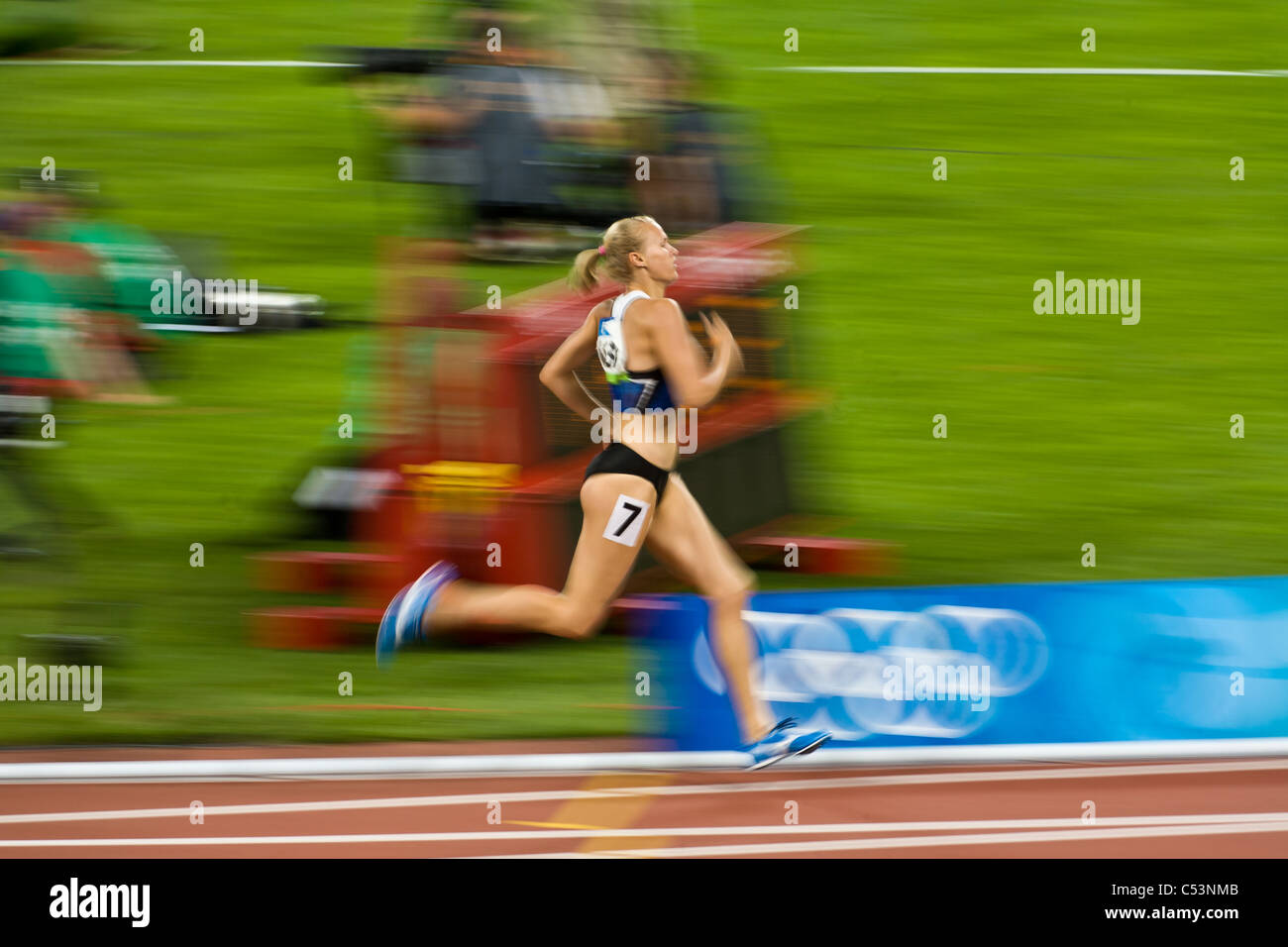 PÉKIN, CHINE : Kaie Kand quitte le champ des coureuses pour remporter le sprint féminin du 100 mètres aux Jeux Olympiques d'été de Pékin 2008 Banque D'Images