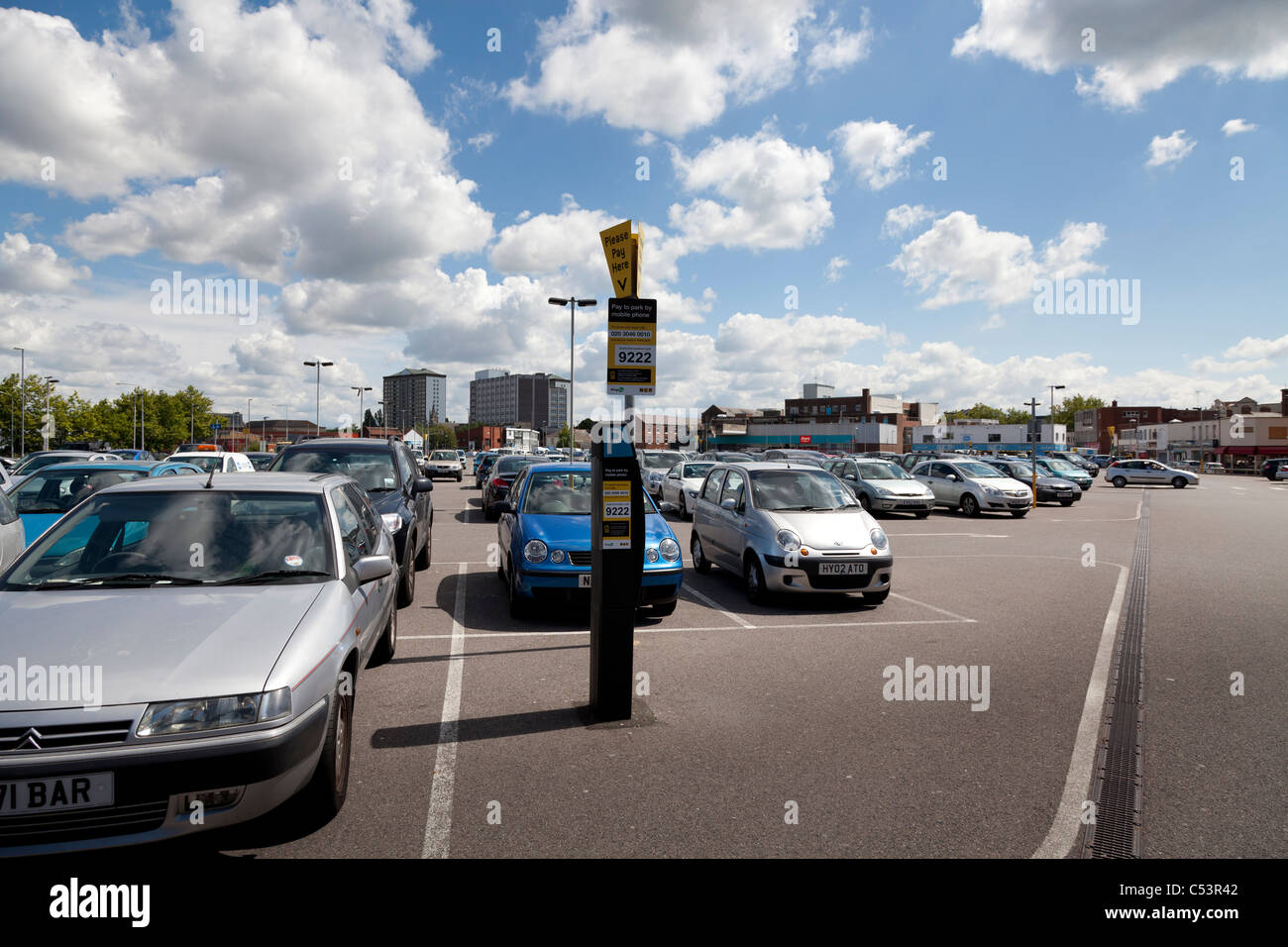 Payer et Afficher mètre en centre ville parking Banque D'Images