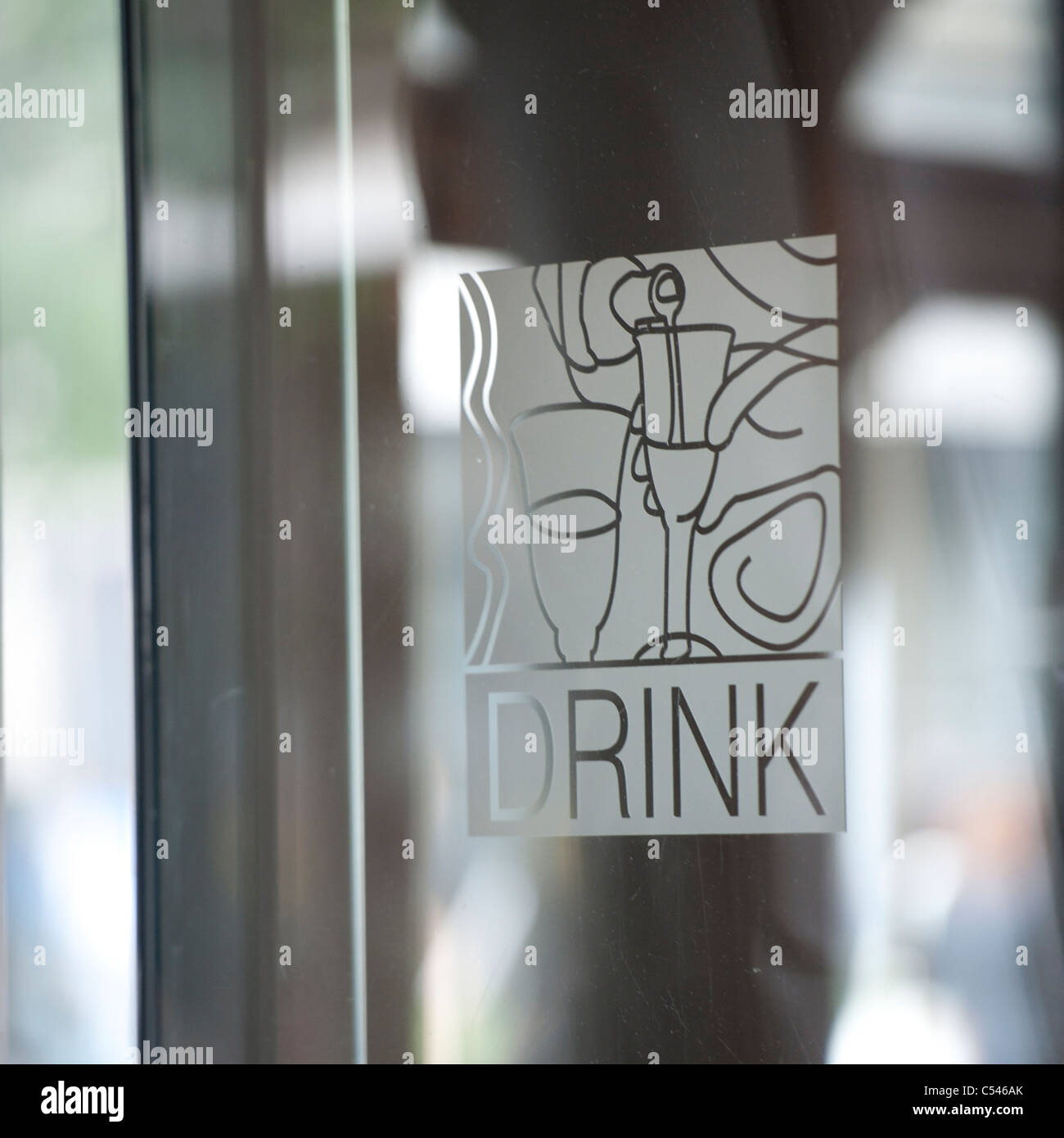 Porte en verre d'un restaurant, la Concession française de Shanghai, Shanghai, Chine Banque D'Images