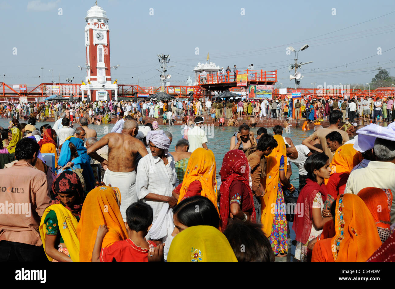 Les pèlerins au festival Kumbh Mela à Haridwar, Inde Banque D'Images