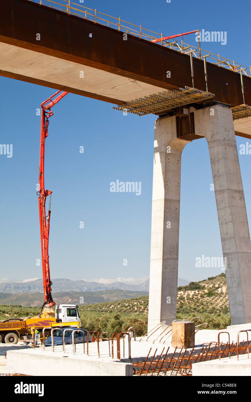 Une liaison ferroviaire à grande vitesse en cours de construction entre Antequera et Grenade en Andalousie, espagne. Banque D'Images