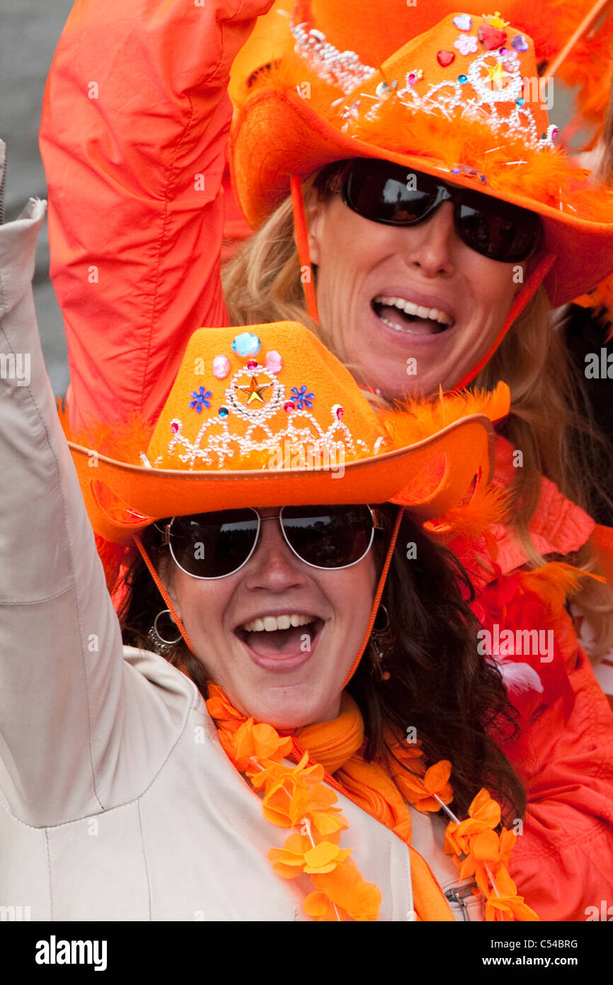 Les Pays-Bas, Amsterdam. Queens Day est une nuit et jour carnival comme événement le 30 avril de chaque année. Banque D'Images