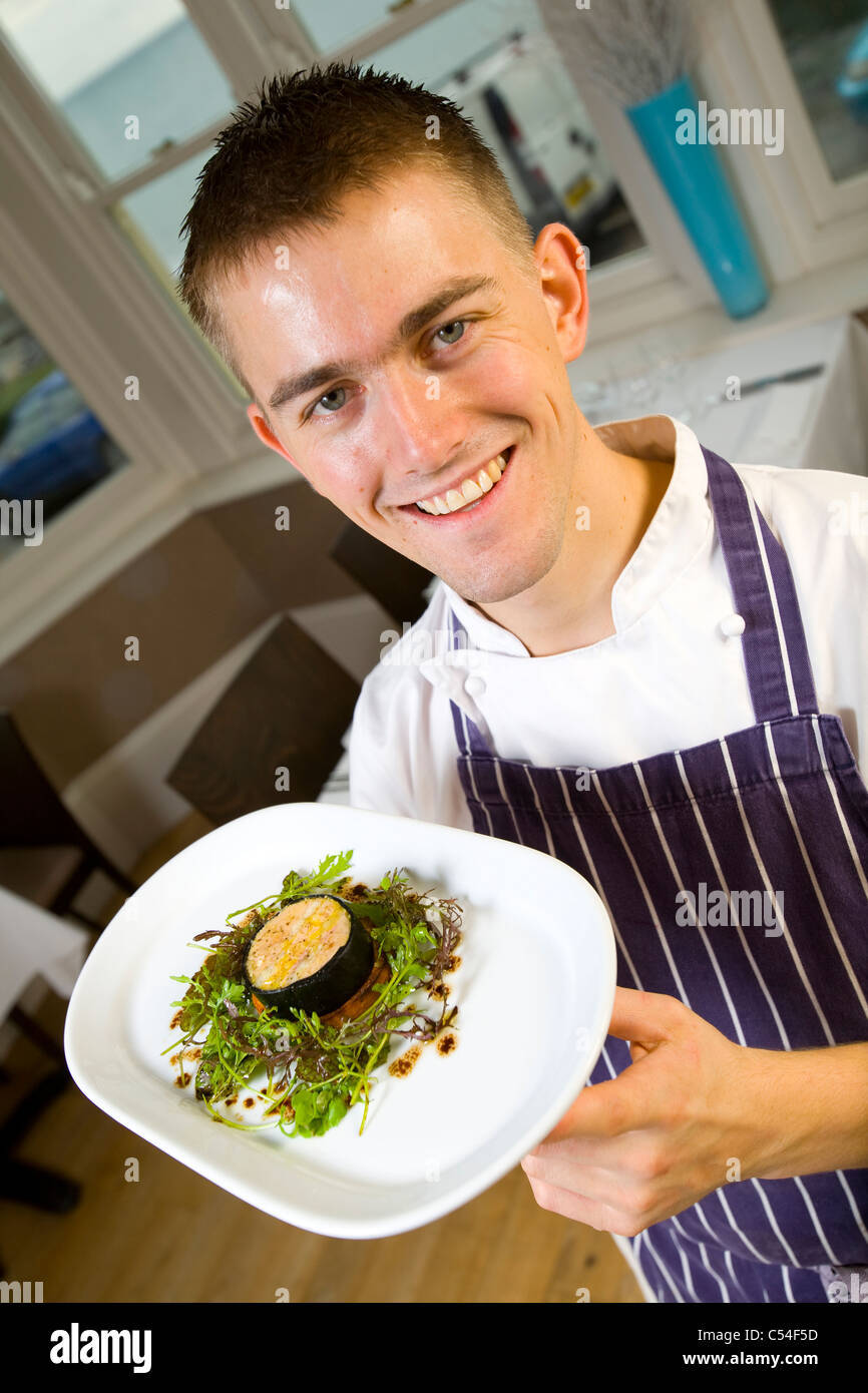 Chef Robert Thompson l'Hambrough Ventnor Hôtel Île de Wight, Angleterre Royaume-uni Grande-bretagne plus jeune est la spécialité Terrine d'Anguille Banque D'Images