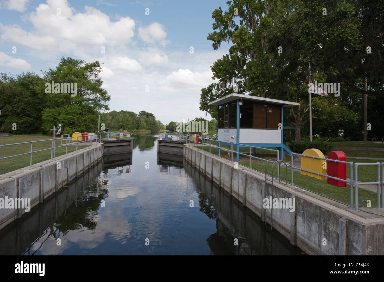 Burrell Écluse et barrage de navigation situé à Lake County Leesburg Florida USA, GESTION DE L'EAU DE LA RIVIÈRE JOHNS Banque D'Images