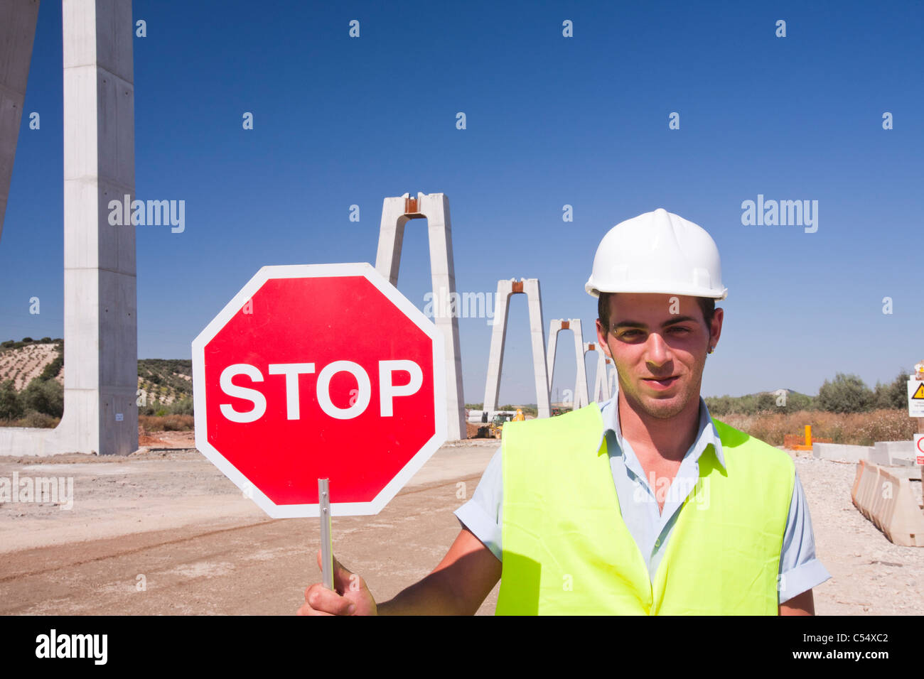 Une travailleuse de high speed rail link site de construction en Espagne. Banque D'Images