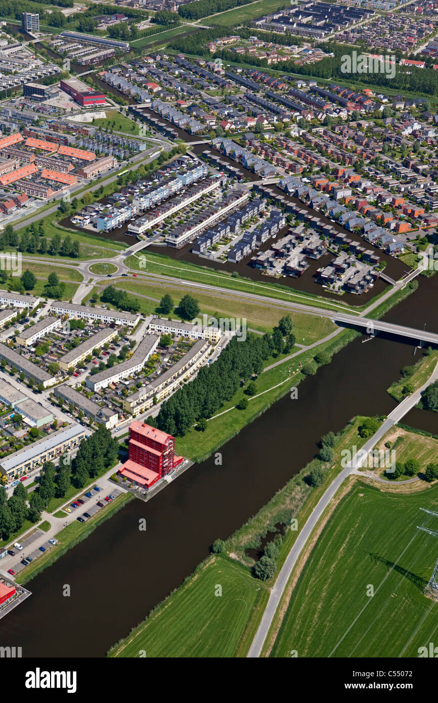 Les Pays-Bas, Almere, zones résidentielles modernes. Vue aérienne. Banque D'Images