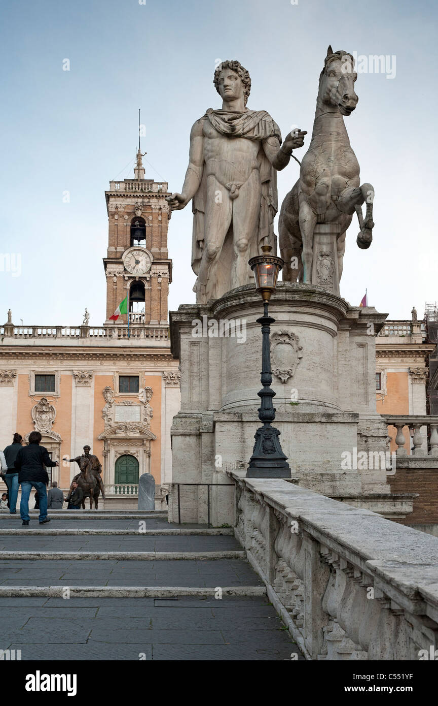Michelangelo's Cordonata escalier menant au Palais Sénatorial sur la colline du Capitole Banque D'Images
