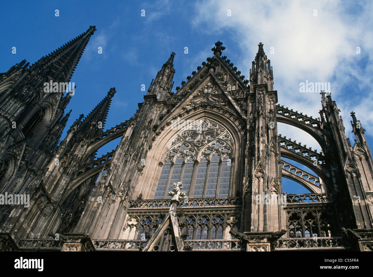 Allemagne, Cologne, Low angle view of cathedral Banque D'Images