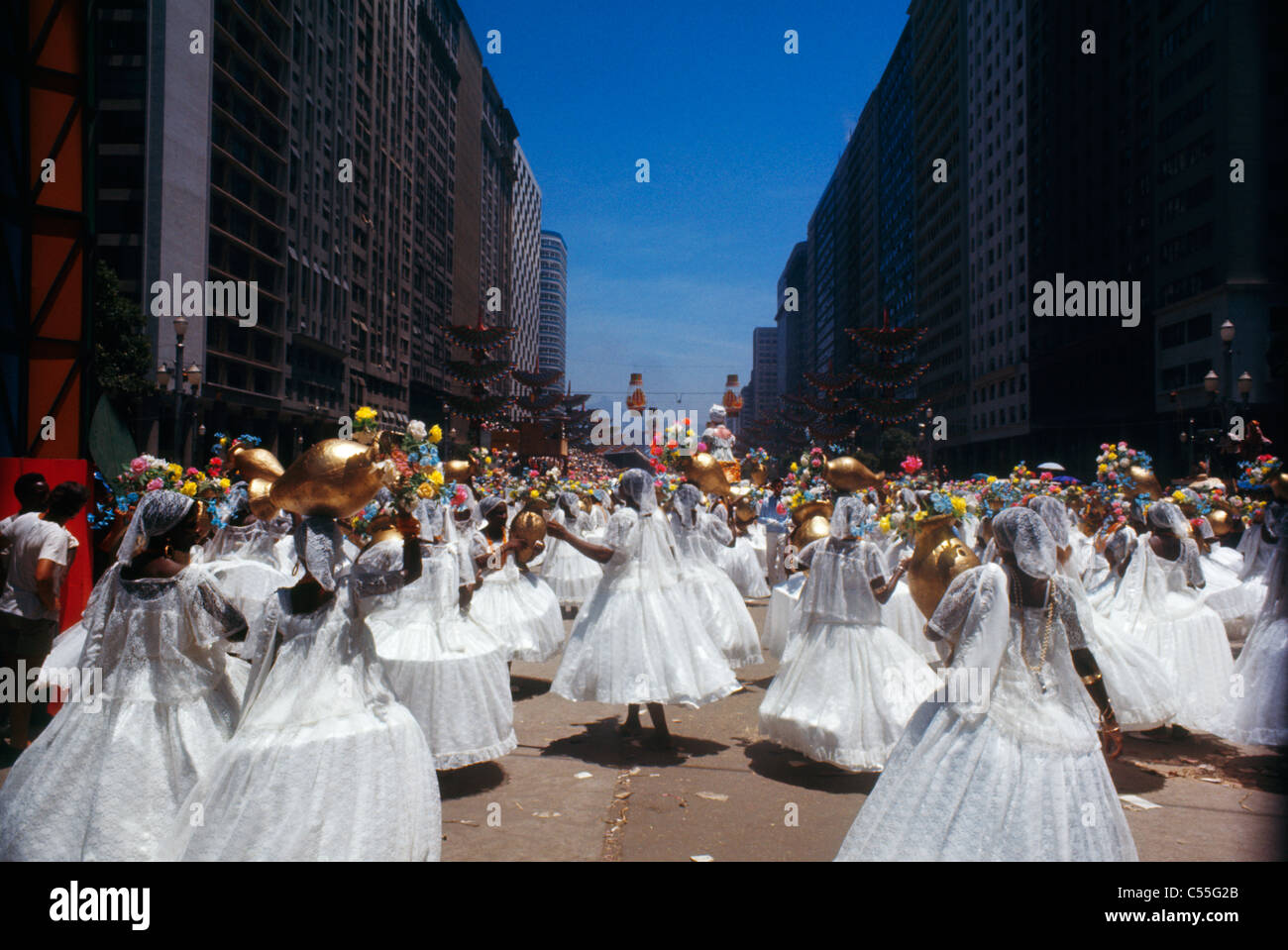Brésil, Rio de Janeiro, les femmes La danse de rue pendant le carnaval Banque D'Images