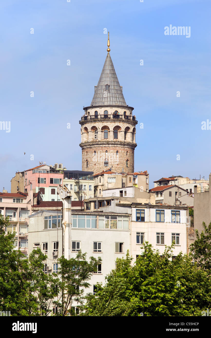 La tour de Galata (Galata Kulesi) Turquie : un célèbre monument médiéval et quartier de Beyoglu à Istanbul, Turquie Banque D'Images