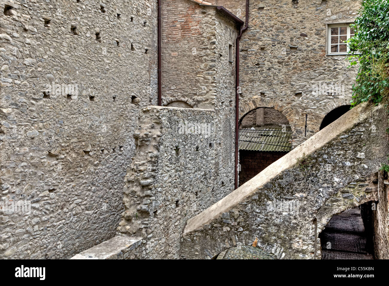 Ville médiévale de Taggia Liguria, Italie, avec de nombreuses rues tortueuses Banque D'Images
