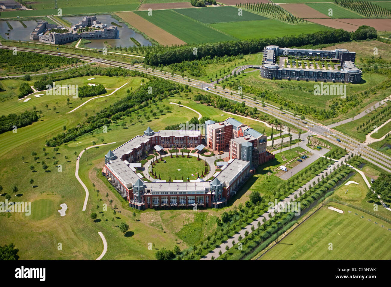 Les Pays-Bas, près de Den Bosch, immeubles d'habitation moderne appelé Haverleij châteaux. Vue aérienne. Banque D'Images