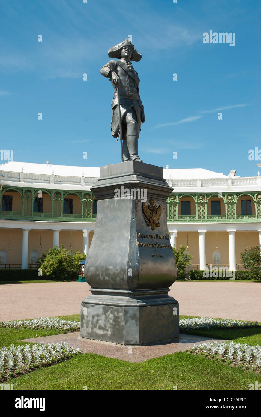 Statue de l'empereur russe Paul 1 à l'avant du Palais de Pavlovsk. Saint-pétersbourg, Russie Banque D'Images