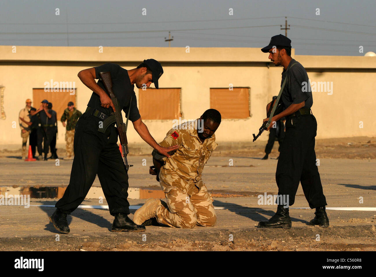 Entraînement avec l'élite de l'unité d'appui de la police irakienne et de la Police militaire, à Bassora, au sud de l'Iraq, le Moyen-Orient Banque D'Images