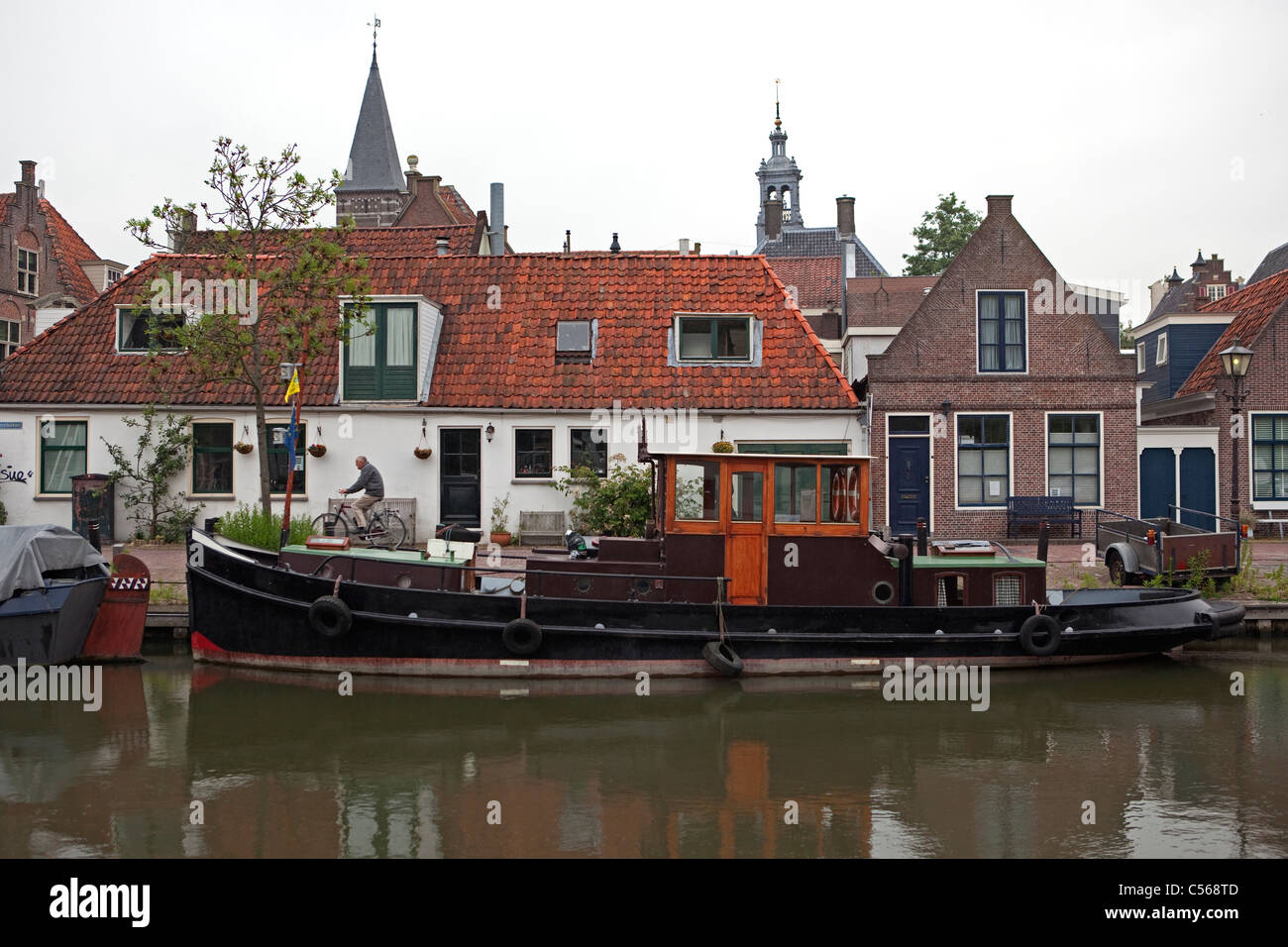 bateau-hollandais-traditionnel-banque-de-photographies-et-d-images