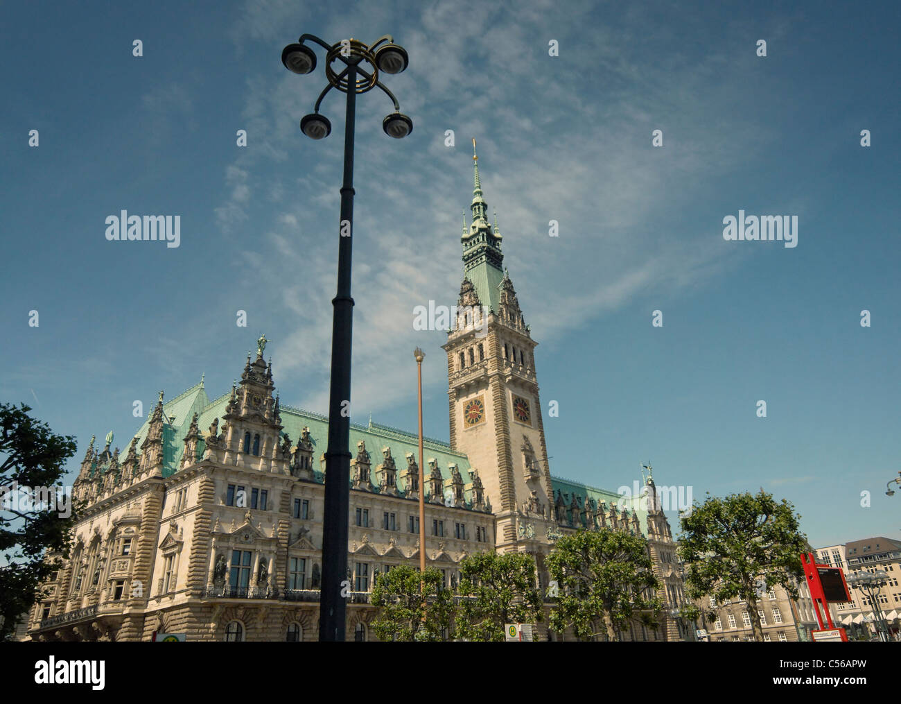 Vue de l'historique hôtel de ville de Hambourg (Allemagne) Banque D'Images