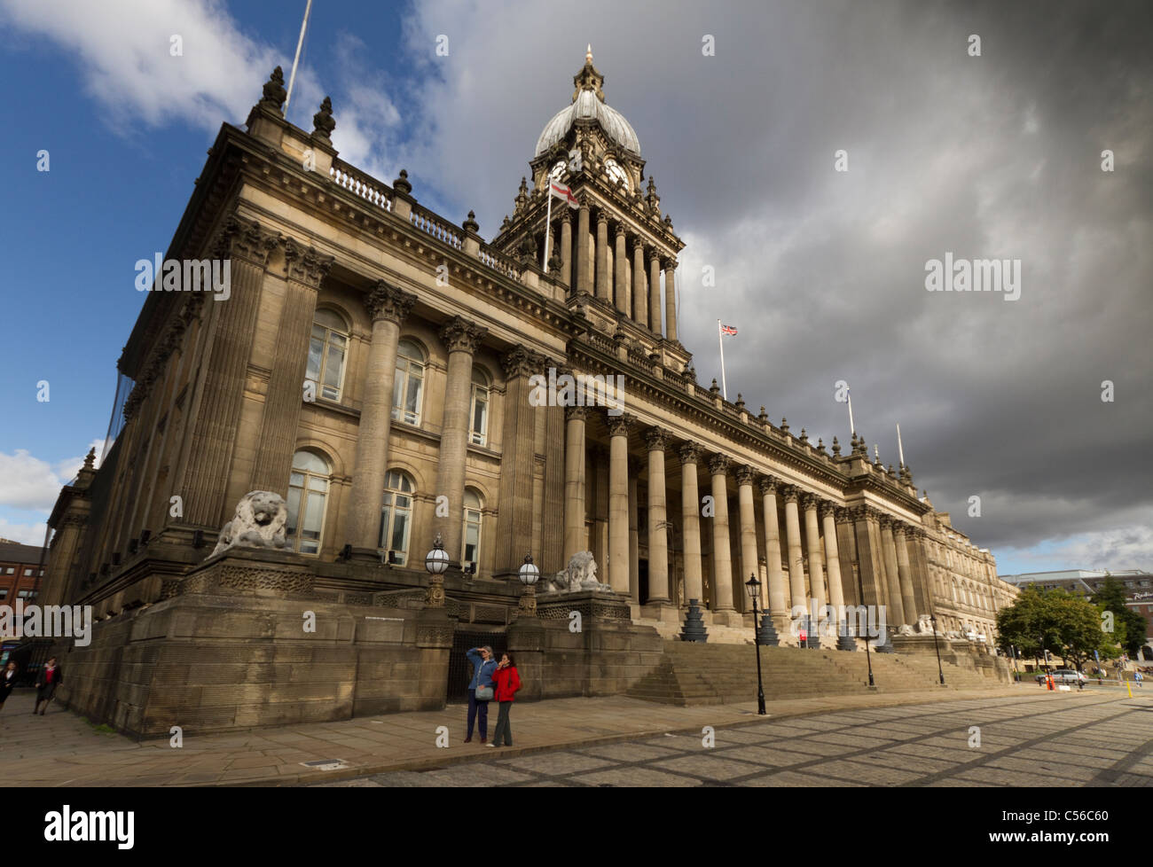 Hôtel de ville de Leeds, Headrow Leeds ; construit entre 1853 et 1858. L'hôte de fonctions civiques et des concerts de musique classique. Banque D'Images