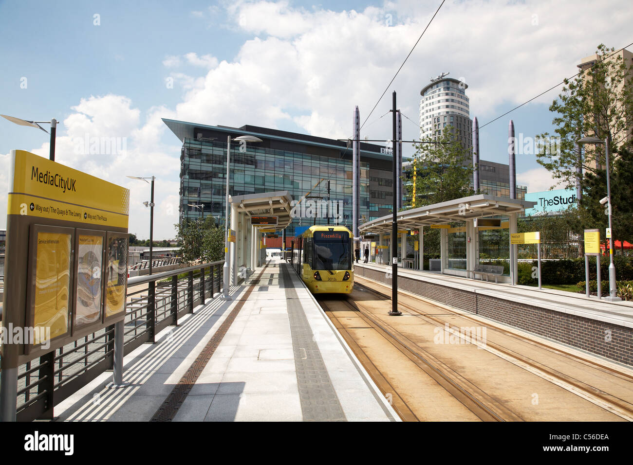 La station de tramway Metrolink dans MediaCityUK Salford Quays ...