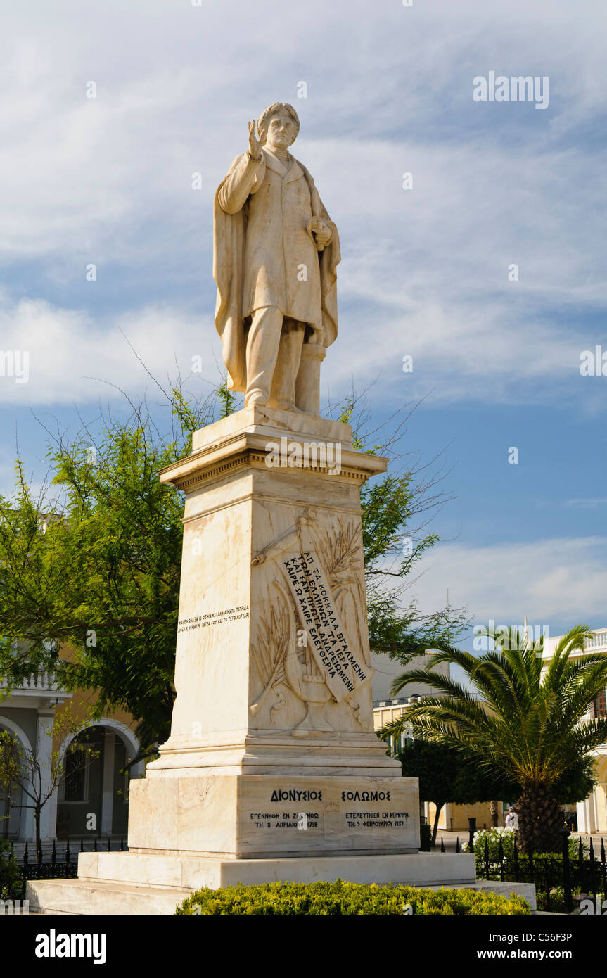 La statue de Dionysios Solomos l'auteur de l'hymne national grec, dans la ville de Zakynthos Banque D'Images