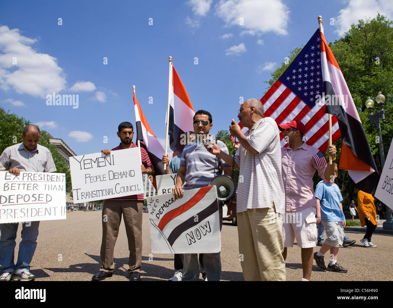 Yemeni-Americans protester contre la politique américaine Banque D'Images