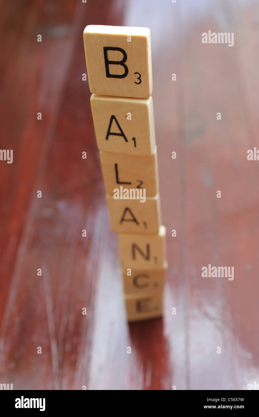 Pile de lettres formant le mot équilibre Banque D'Images