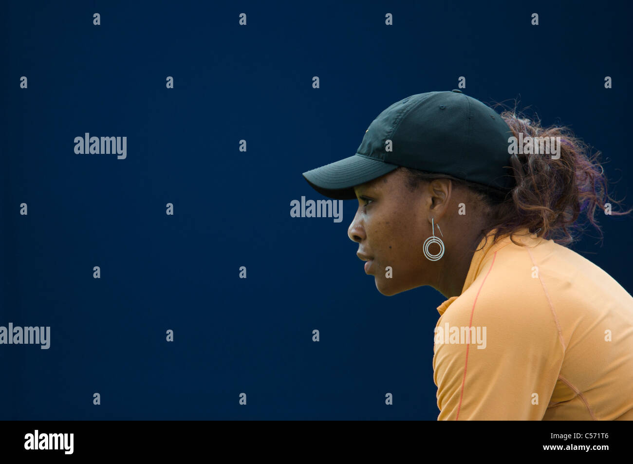 Samedi 11.06.2011. Tournoi de tennis International Aegon, Eastbourne, East Sussex. Serena Williams de USA pratiquant sur cour Banque D'Images