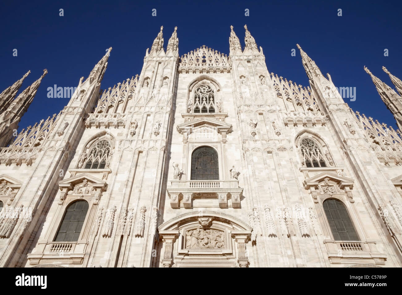 Duomo de Milan, ciel bleu Banque D'Images