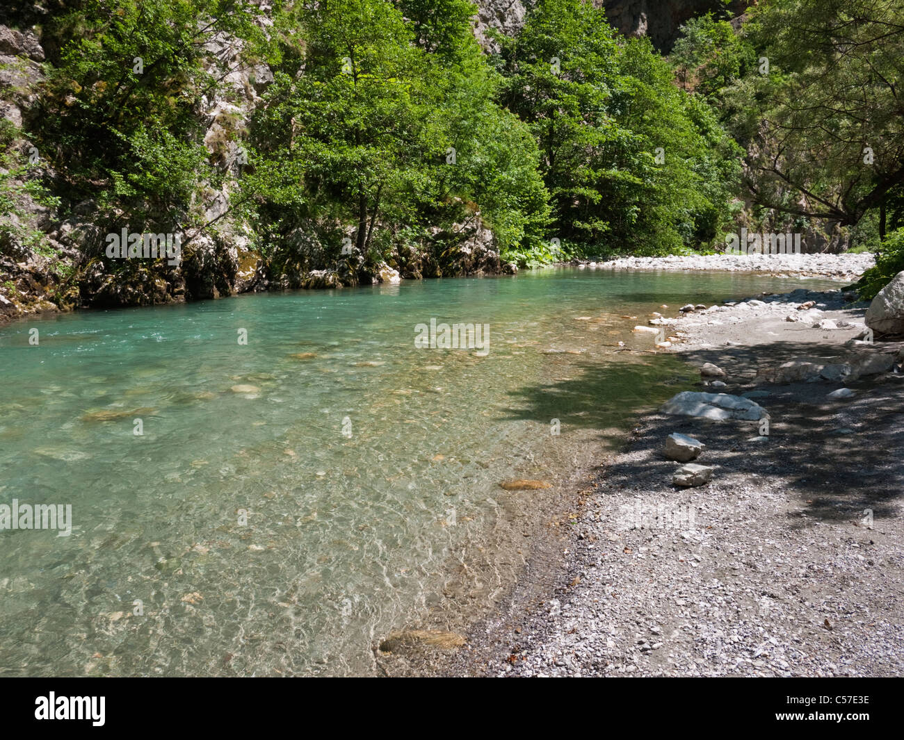 La rivière Radika qui passe par la gorge Radika Parc national de Mavrovo en Macédoine, Banque D'Images