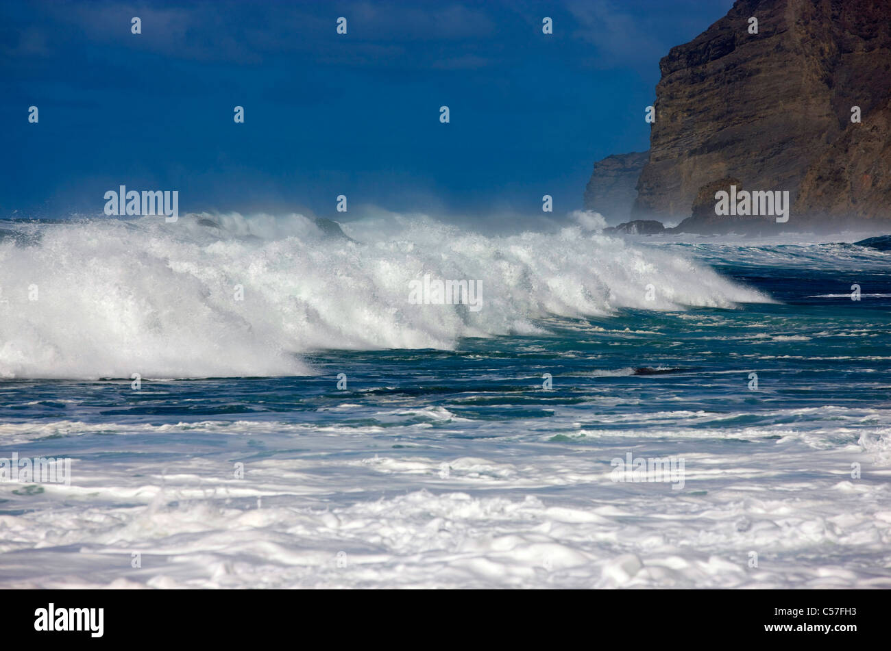 Playa del Ingles, Espagne, Europe, îles Canaries, Îles britanniques, La Gomera, l'île, l'île, côte, falaise, mur, surf, vagues, tempête, mousse, se Banque D'Images