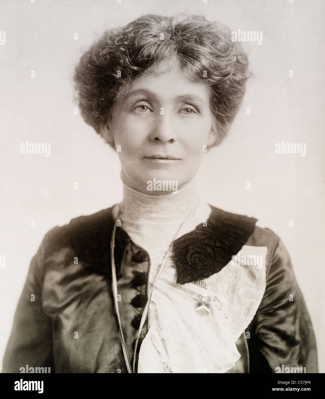 Mme Emmeline Pankhurst (Emily),1858 - 1928. Activiste politique anglais et chef de mouvement des suffragettes britanniques. Banque D'Images