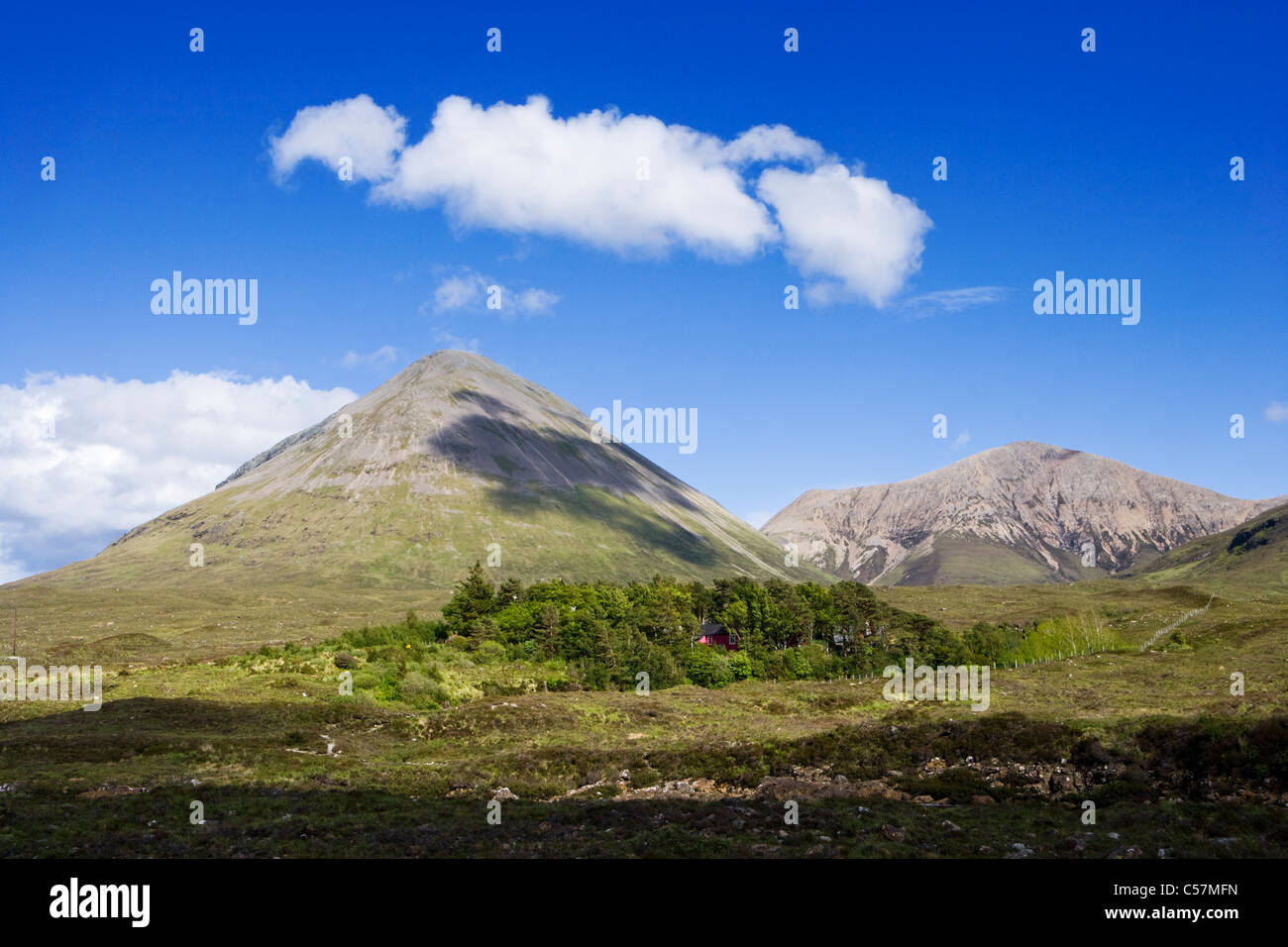 Sur l'ombre des nuages, Glamaig Cuillin Hills, Isle of Skye, Scotland, UK. Banque D'Images