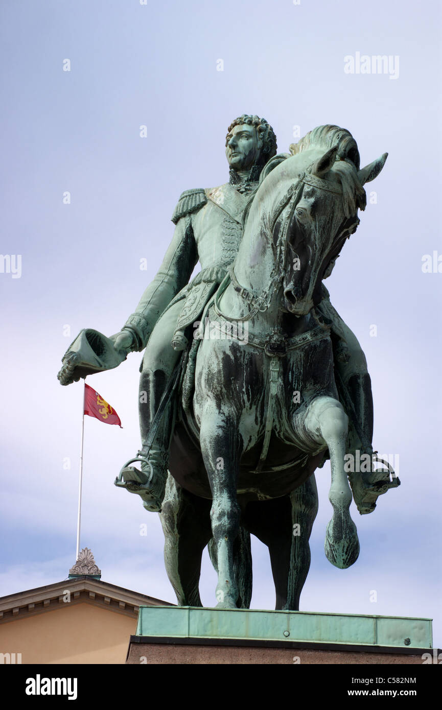 Statue du Roi Charles IV Johan (Jean-Baptiste Bernadotte), Palais Royal, Oslo, Norvège Banque D'Images