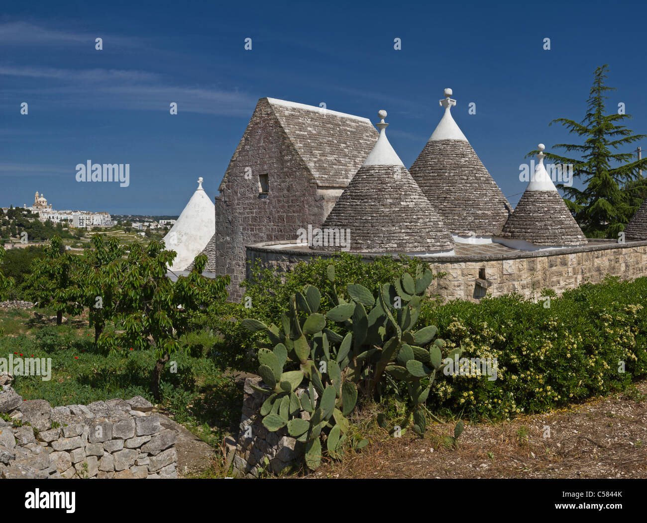 L'Italie, l'Europe, Trulli, Locorotondo, Puglia, maison, printemps, Banque D'Images
