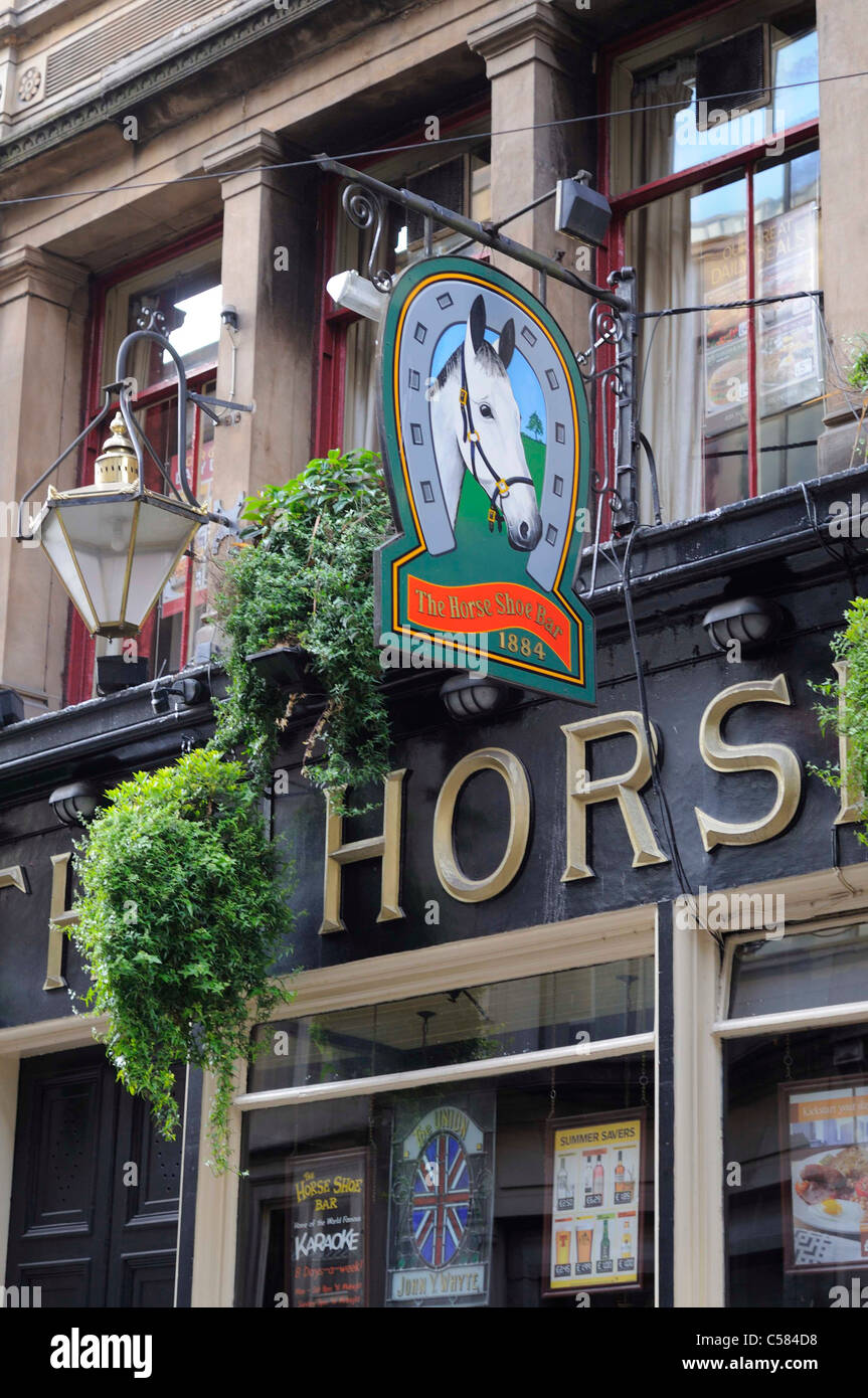 Le Horseshoe Bar de Drury Street Glasgow en Écosse a le plus long Bar de Grande-Bretagne Banque D'Images